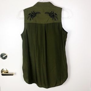 EXPRESS The City Sleeveless Shirt